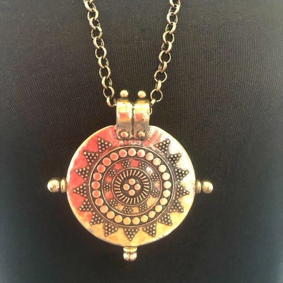 Lucky Brand Jewelry - Lucky Brand Gold Tone Pendant Necklace